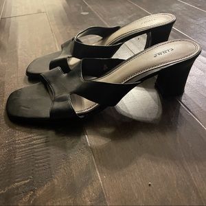 Fioni size 8 sandal with slight heel